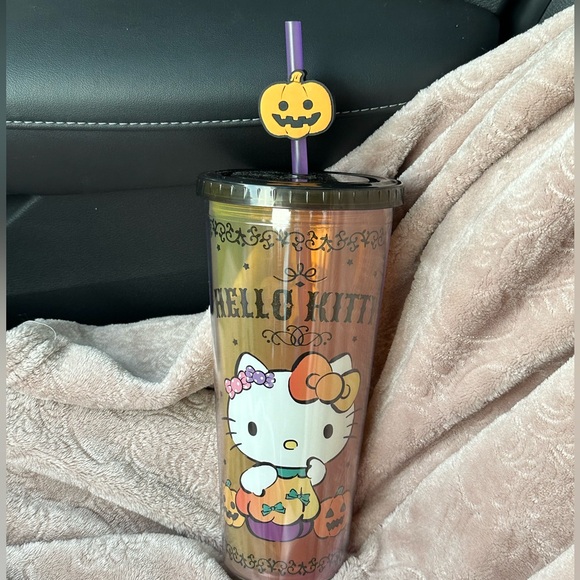 Hello kitty Halloween tumbler - Picture 4 of 4